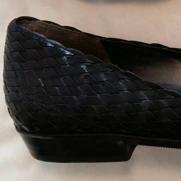 Vintage Enzo Angiolini Black Flats - 8.5M - Picture 3 of 7